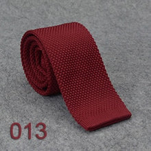 Load image into Gallery viewer, HUISHI Slim fashion Knitted ties for men 5.5 cm solid Black White Gray Blue Burgundy Knitted tie