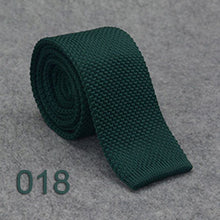 Load image into Gallery viewer, HUISHI Slim fashion Knitted ties for men 5.5 cm solid Black White Gray Blue Burgundy Knitted tie