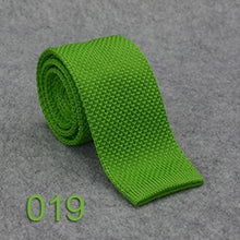 Load image into Gallery viewer, HUISHI Slim fashion Knitted ties for men 5.5 cm solid Black White Gray Blue Burgundy Knitted tie